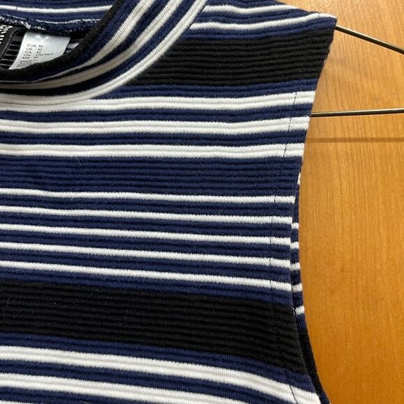 H&M Black, navy and White high neck Striped Crop Top - Picture 3 of 4
